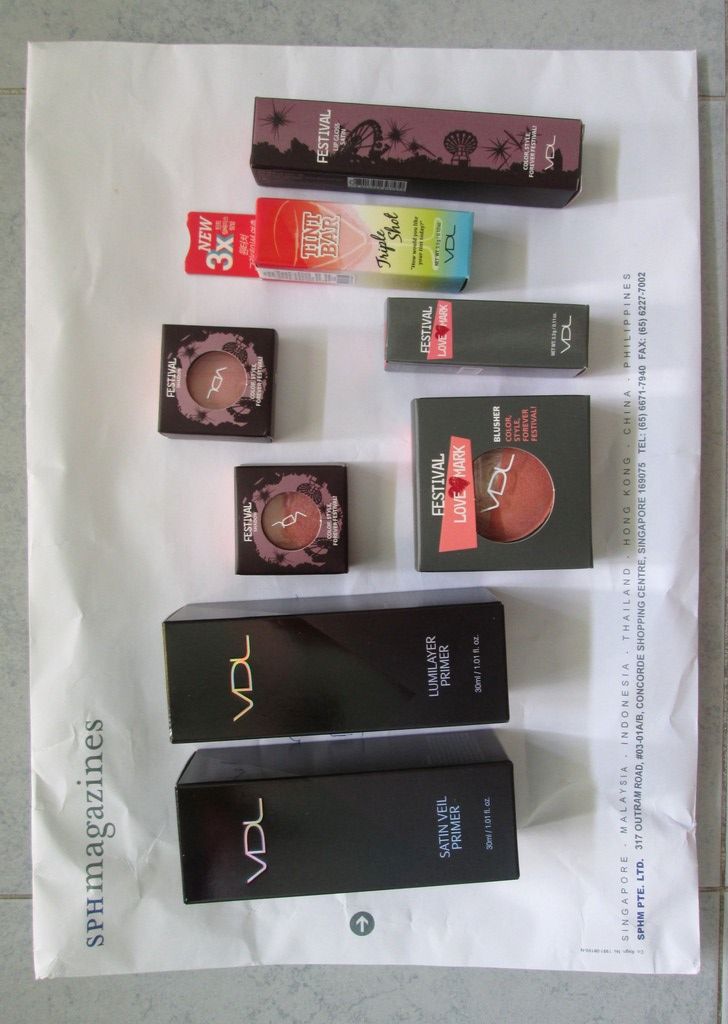 photo CosmopolitanVDLHamper01.jpg