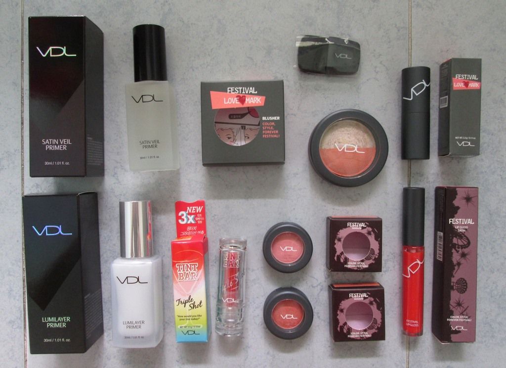 photo CosmopolitanVDLHamper03.jpg