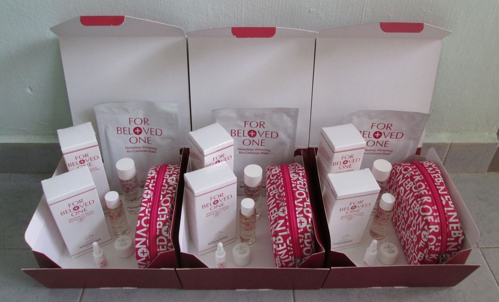 photo ForBelovedOneDeluxeWhiteningKit05.jpg