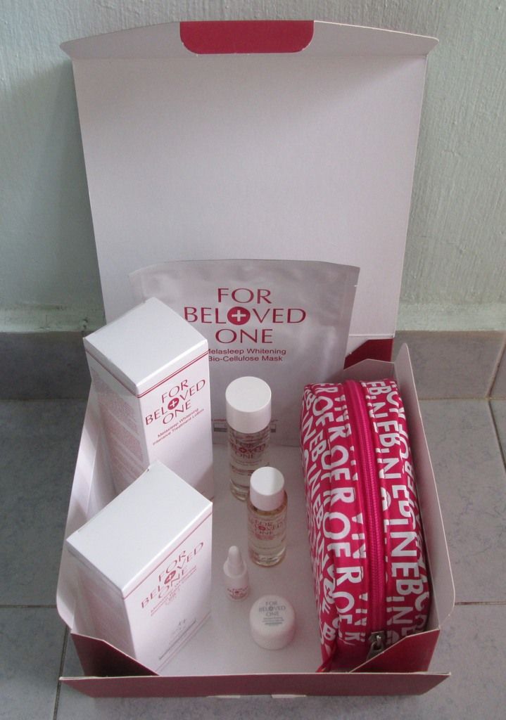 photo ForBelovedOneDeluxeWhiteningKit10.jpg