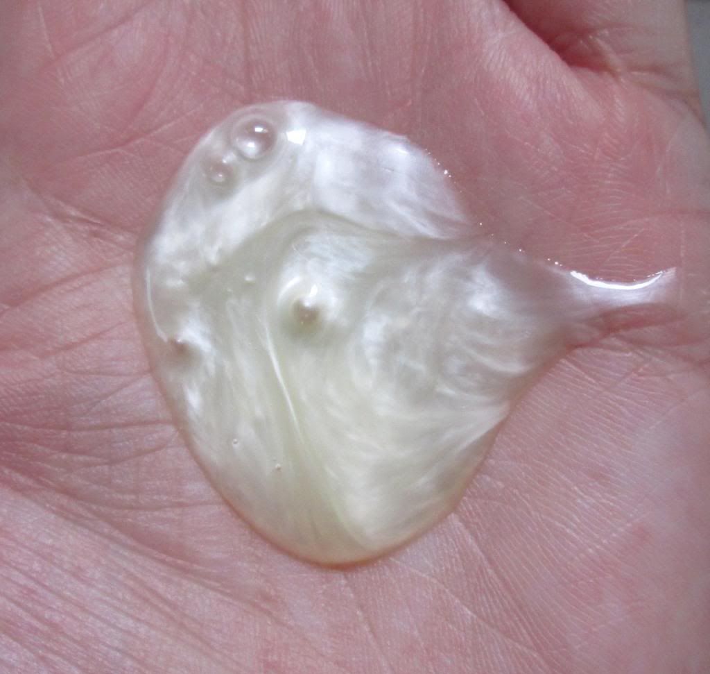 photo MutouchGoatMilkRoyalJellyHoneyShowerCream03.jpg