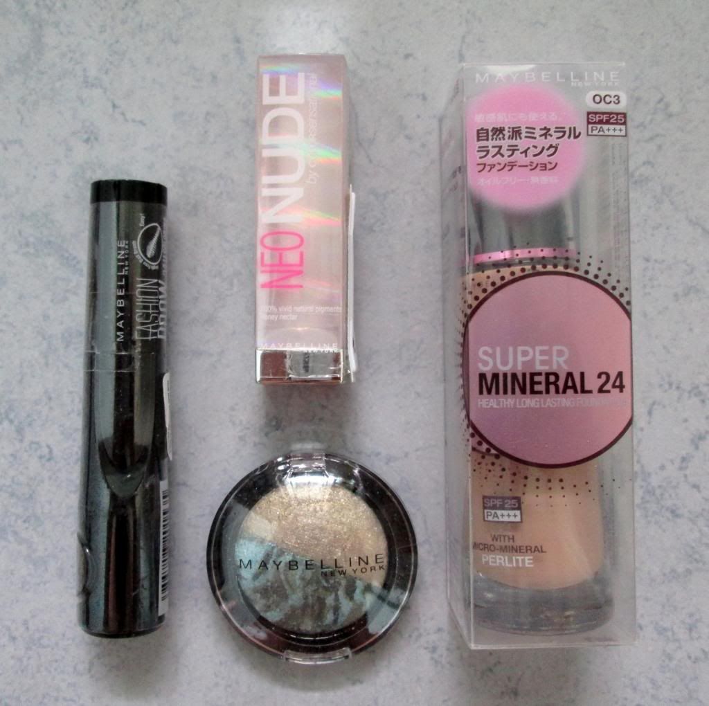 photo PopspokenMaybellineHamper02.jpg