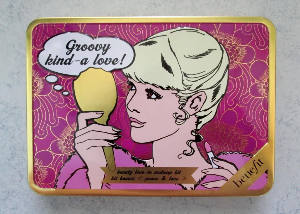 photo BenefitGroovyKindALoveMakeupKit03.jpg