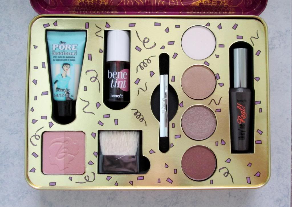 photo BenefitGroovyKindALoveMakeupKit06.jpg