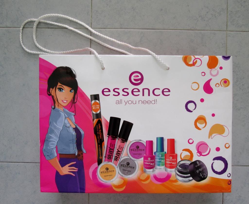 photo EssenceCosmeticsMakeup01.jpg