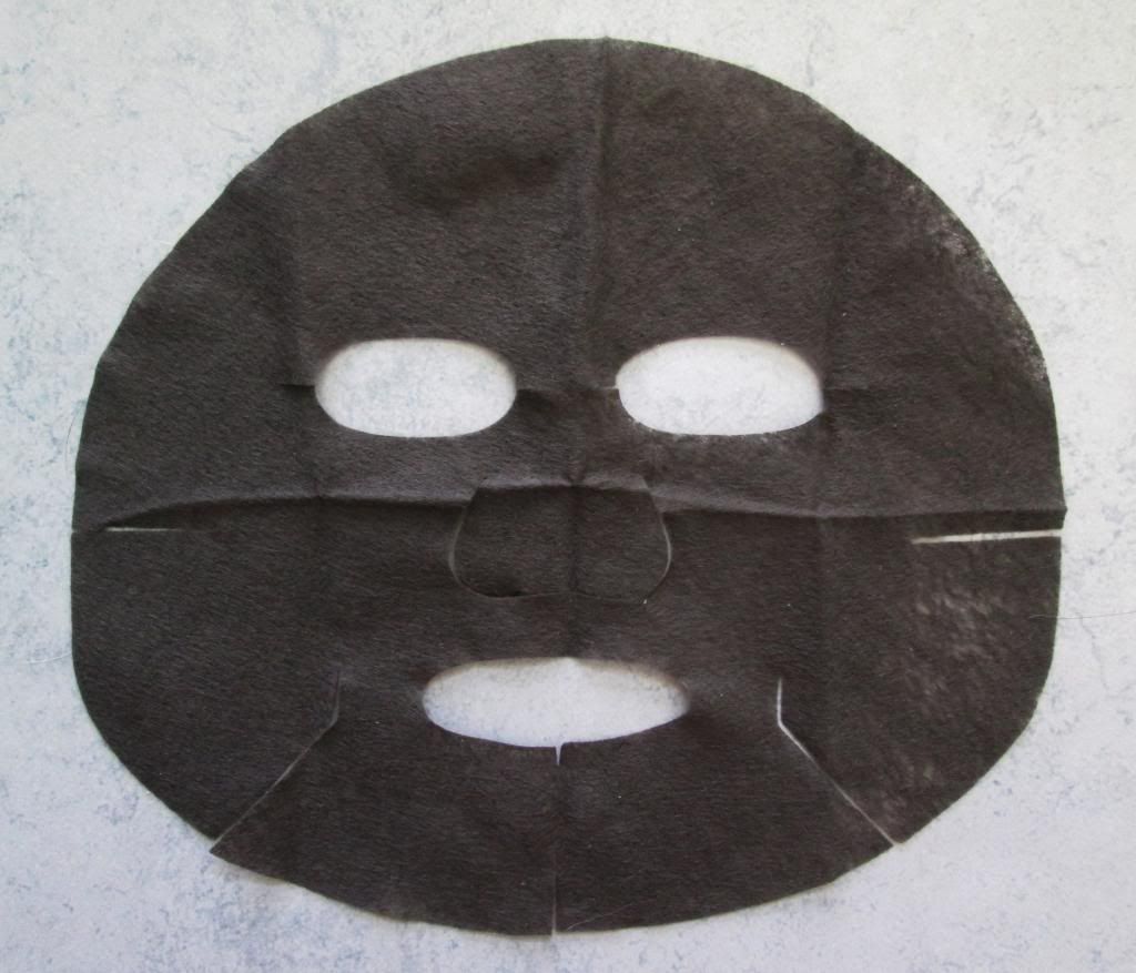 photo ShillsBlackAngelBambooCharcoalWhiteningMask07.jpg