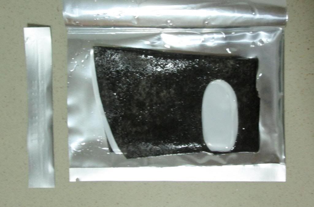photo ShillsBlackAngelBambooCharcoalWhiteningMask09.jpg