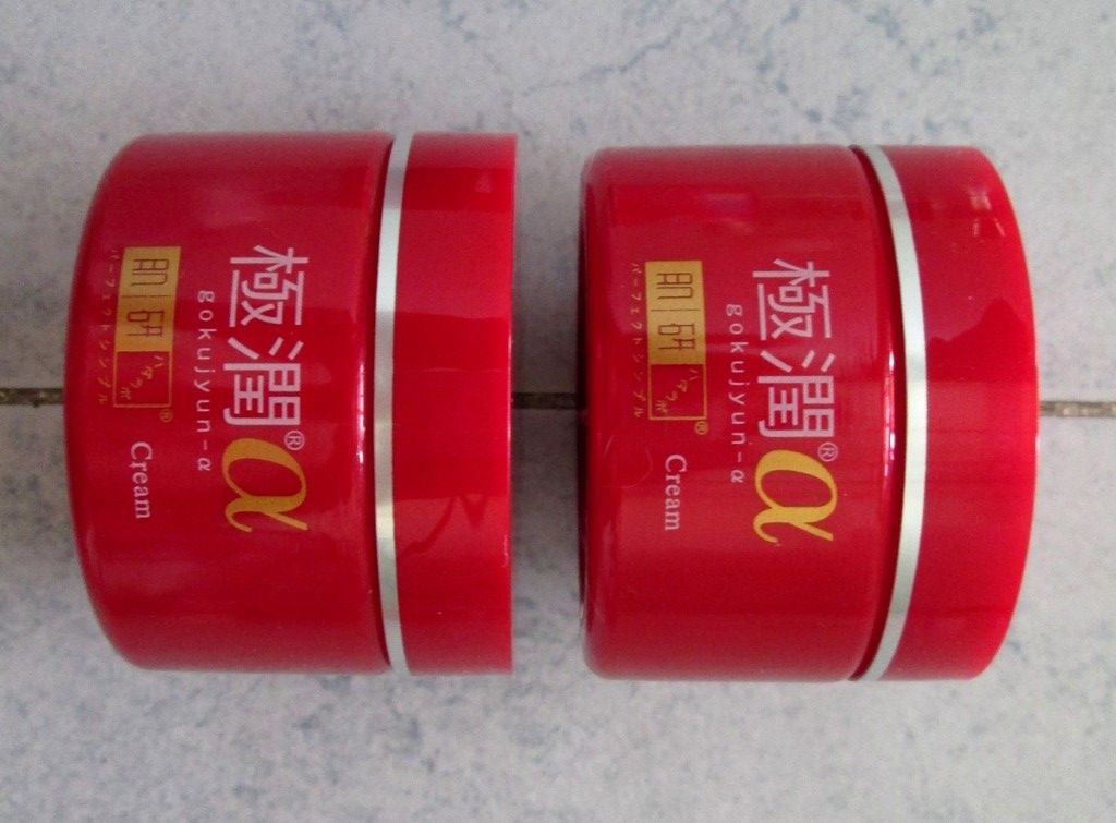 photo HadaLaboRetinolLiftingFirmingCream02.jpg