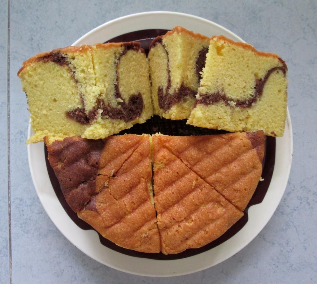 photo BengawanSoloMarbleCake05.jpg
