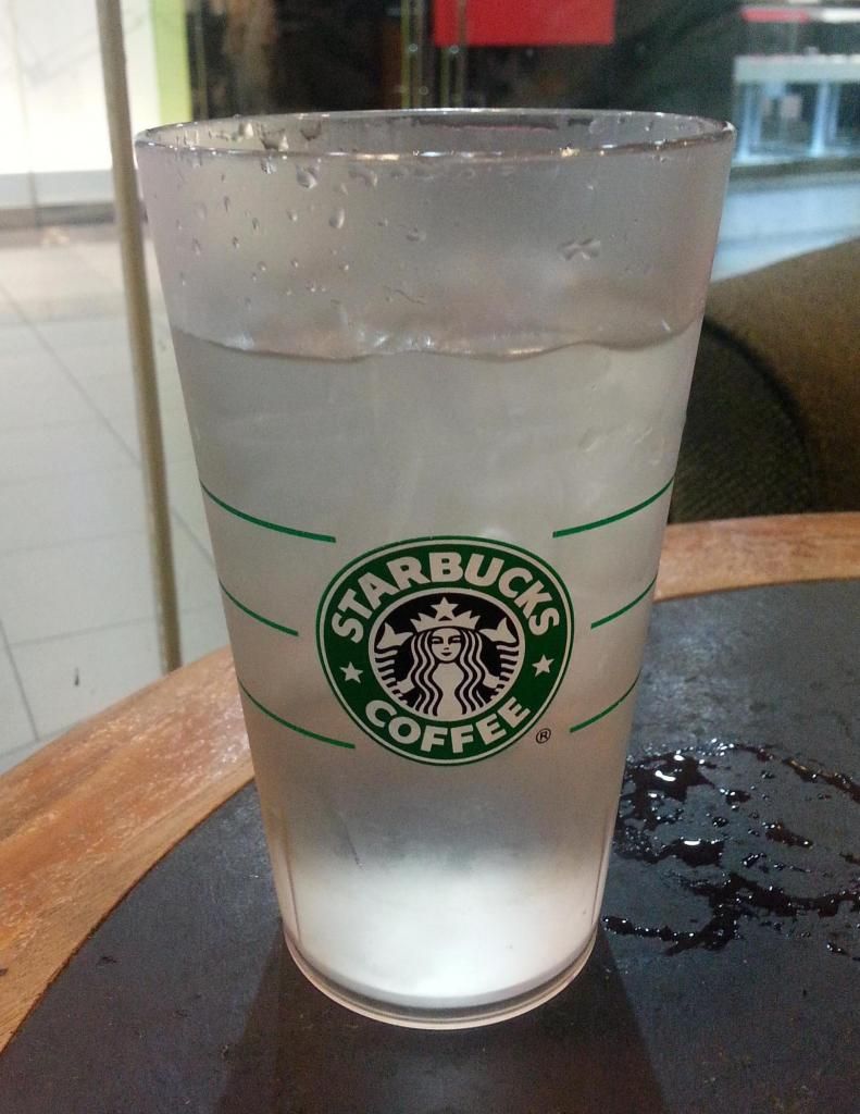 photo StarbucksCoffeeShawCentre05.jpg
