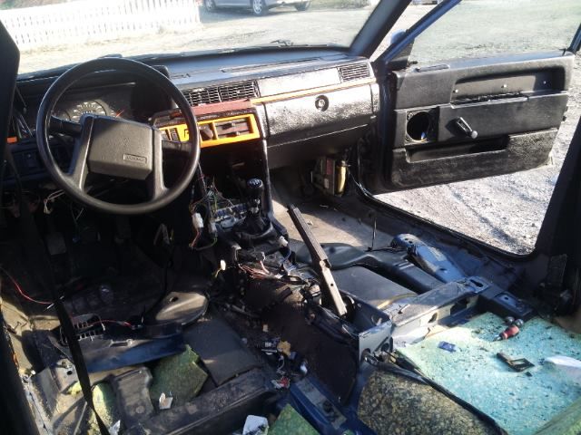 http://i1357.photobucket.com/albums/q759/Marius_Skau/Volvo%20744%20GL/1654218_10151905431967191_1004921719_n_zpsea1b872f.jpg