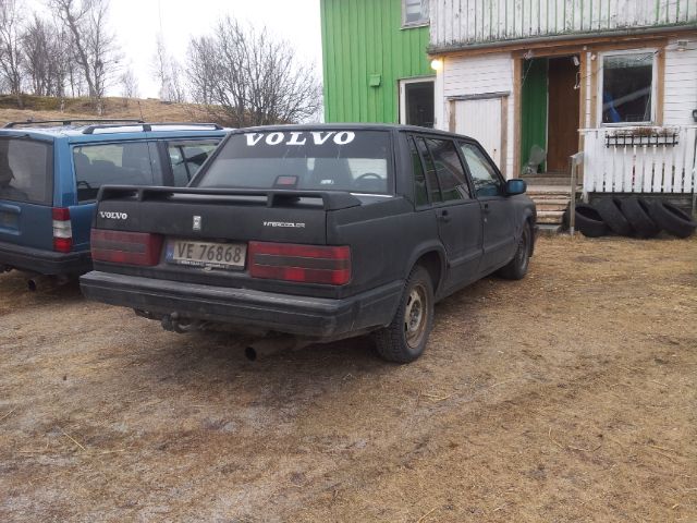 http://i1357.photobucket.com/albums/q759/Marius_Skau/Volvo%20744%20GL/20140301_135251_zps48e99f27.jpg