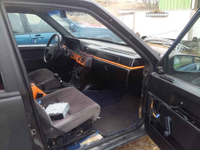 http://i1357.photobucket.com/albums/q759/Marius_Skau/Volvo%20744%20GL/20140301_135312_zps02506c6f.jpg