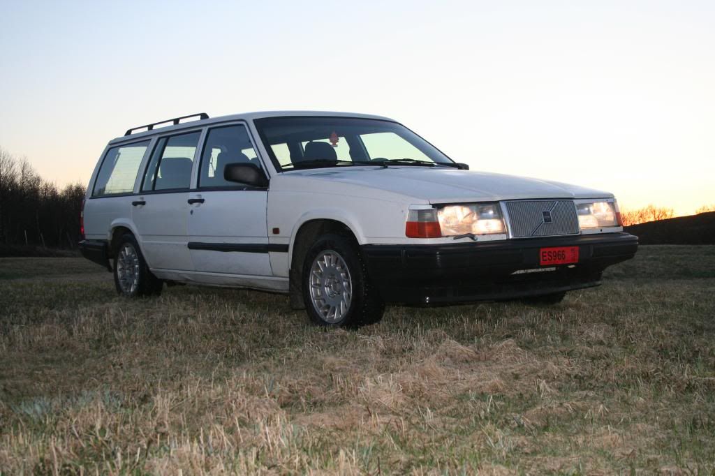 http://i1357.photobucket.com/albums/q759/Marius_Skau/Volvo%20945/IMG_6014_zps8c51f428.jpg