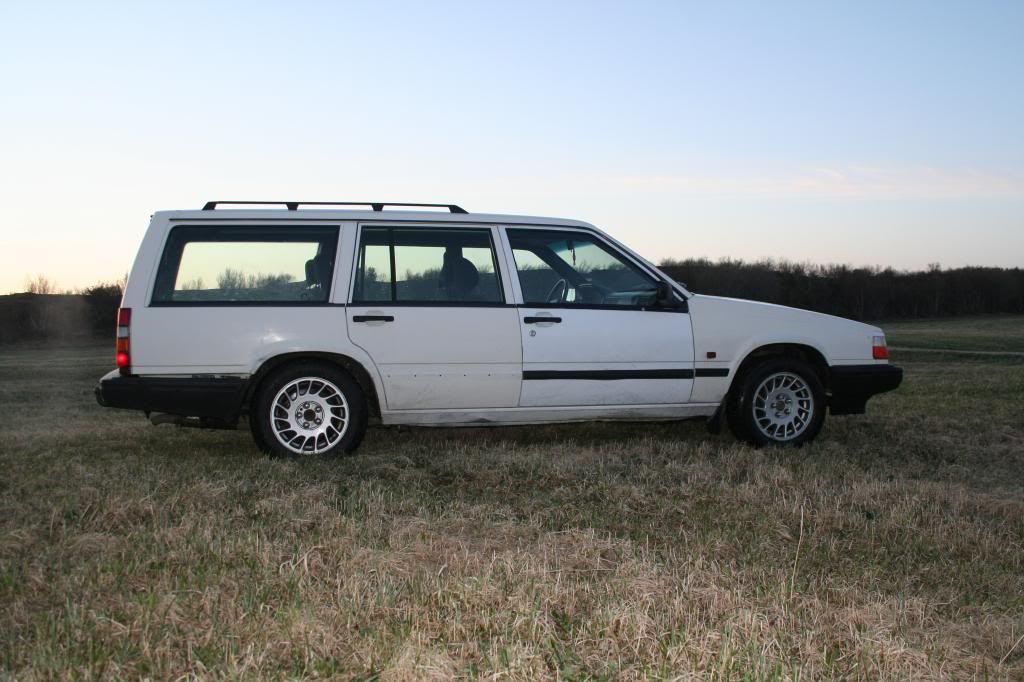 http://i1357.photobucket.com/albums/q759/Marius_Skau/Volvo%20945/IMG_6015_zpsed086442.jpg