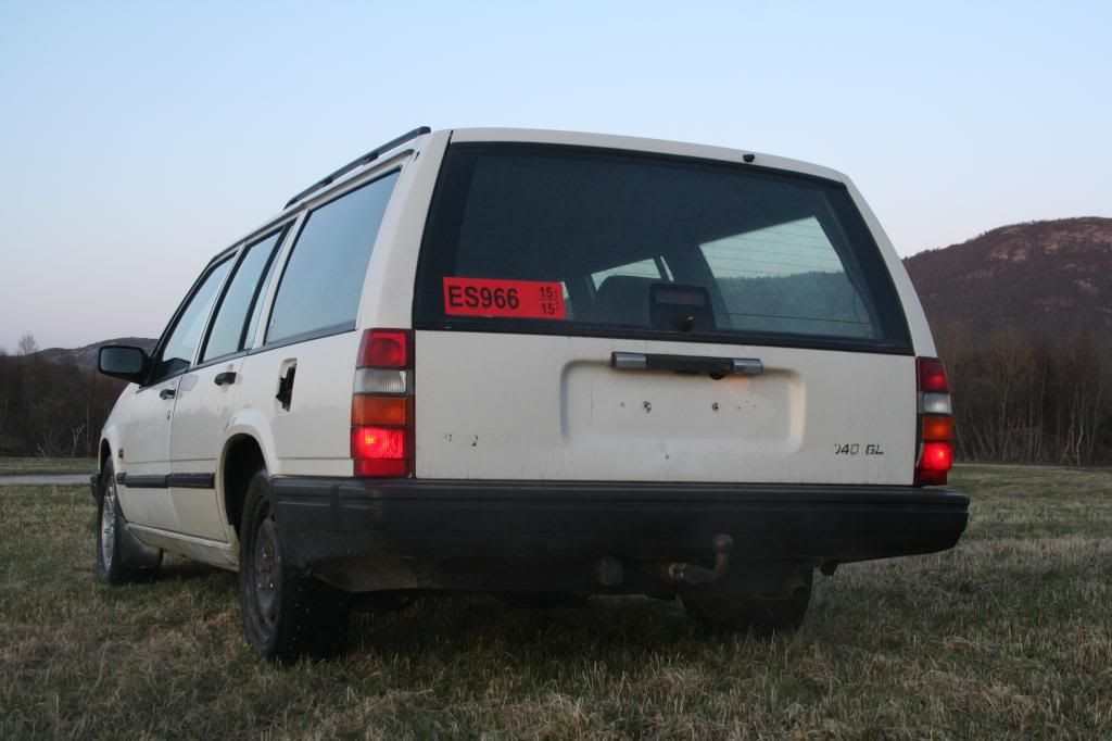 http://i1357.photobucket.com/albums/q759/Marius_Skau/Volvo%20945/IMG_6017_zps932b5b37.jpg