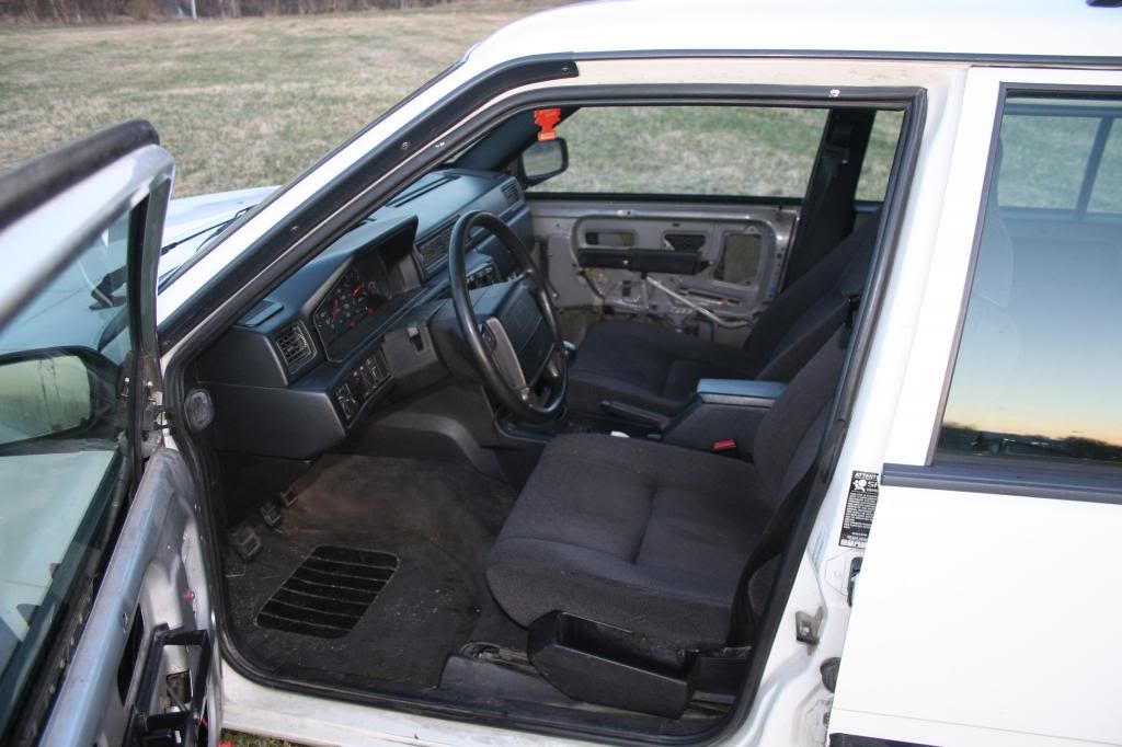http://i1357.photobucket.com/albums/q759/Marius_Skau/Volvo%20945/IMG_6019_zpsfa3d669e.jpg