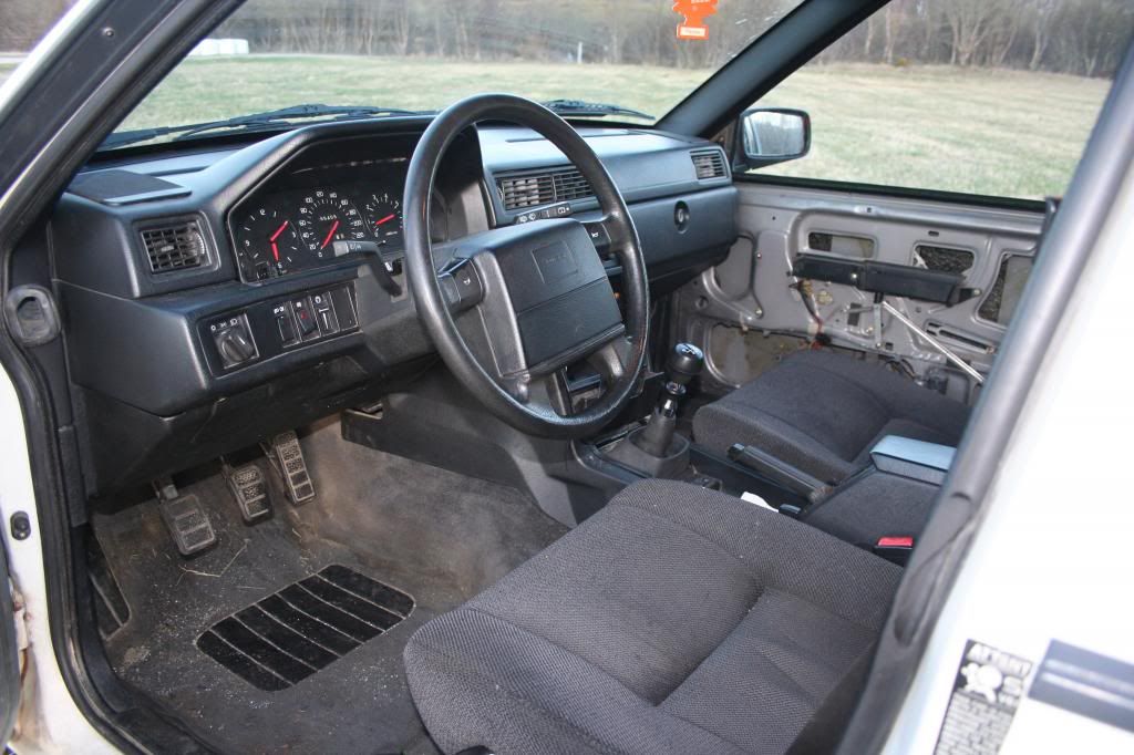 http://i1357.photobucket.com/albums/q759/Marius_Skau/Volvo%20945/IMG_6020_zpscadab778.jpg