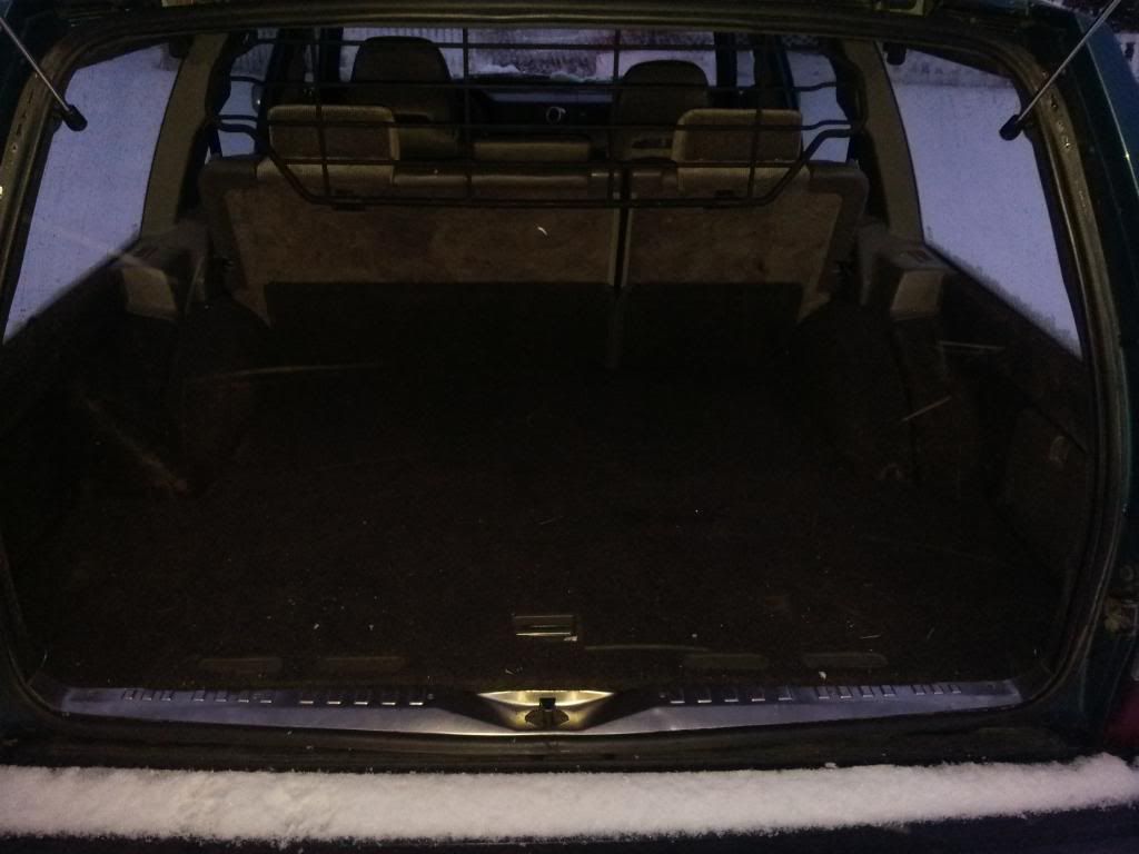 http://i1357.photobucket.com/albums/q759/Marius_Skau/Volvo%2095%20Turbo/20131130_140626_zps4bf8178d.jpg